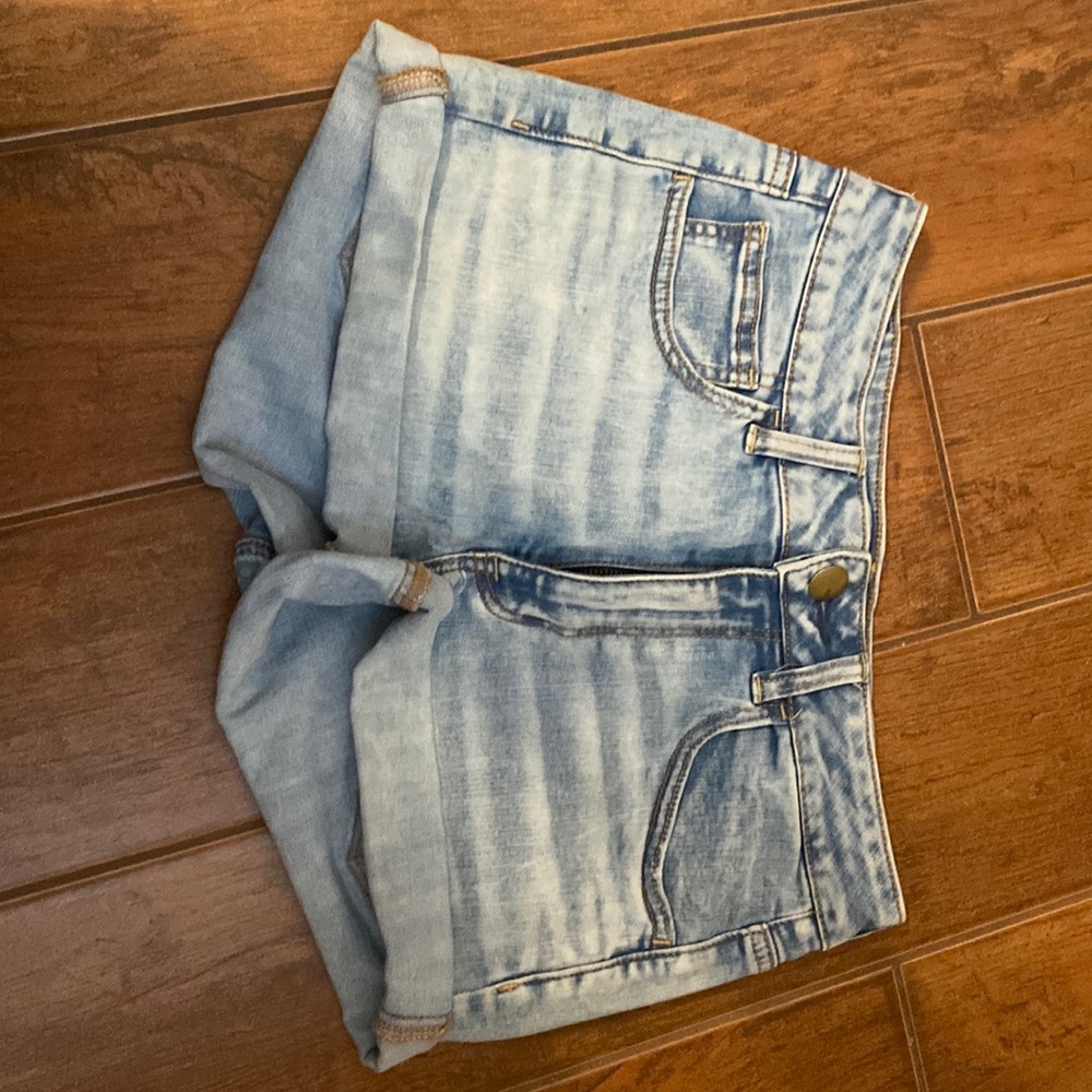 Light wash high waisted American eagle shorts